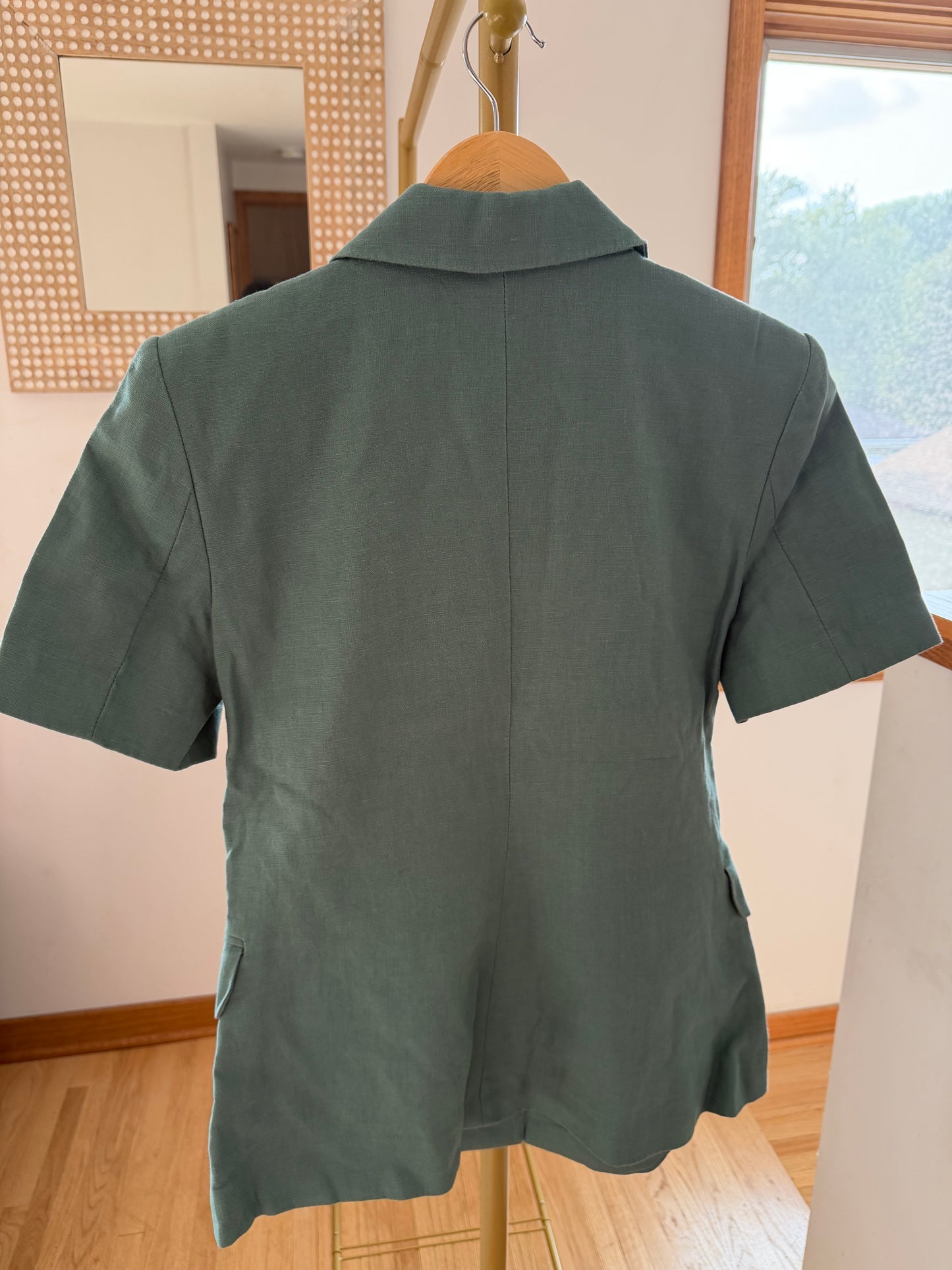Abercrombie & Fitch 100% Linen Sage Green Short Sleeve Blazer Size M (originally $120)