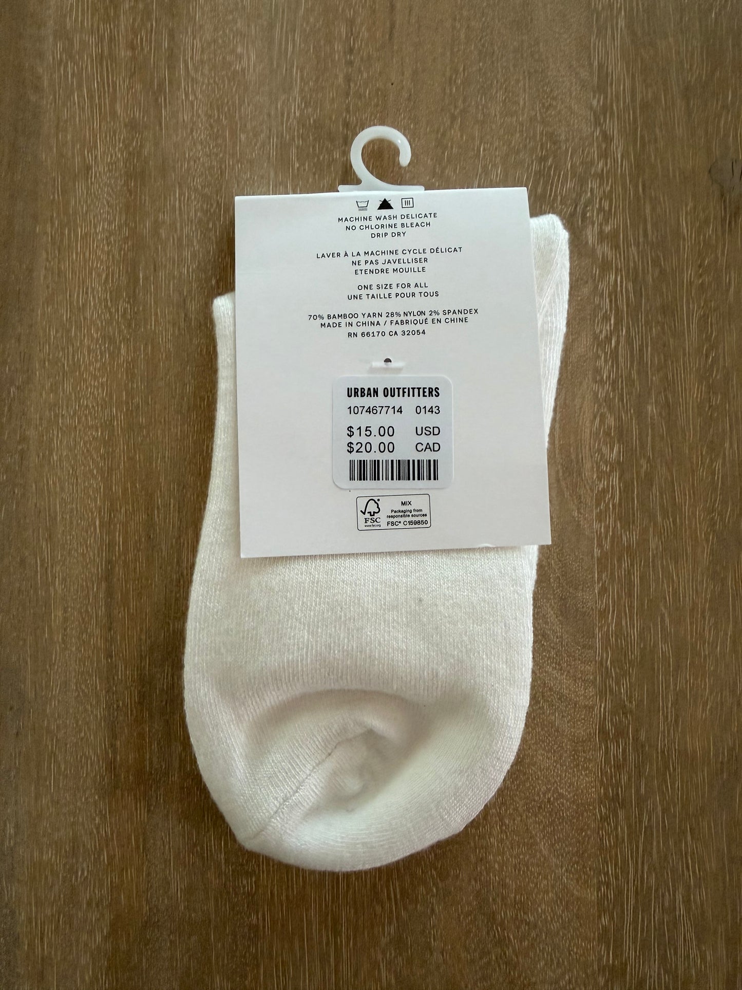 Urban Outfitters Ivy Icon Crew Socks | Daisy | One Size