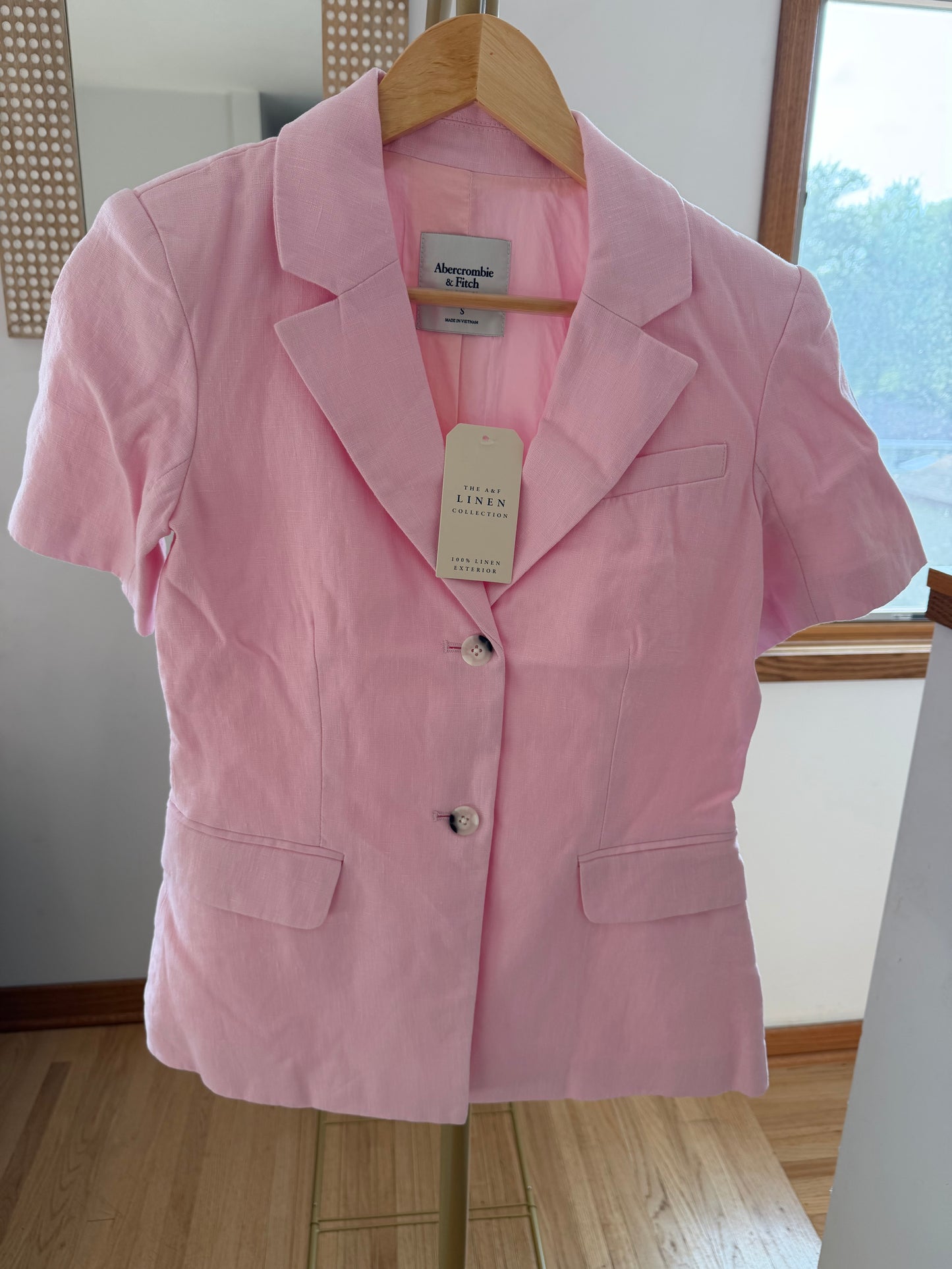Abercrombie & Fitch 100% Linen Pink Short Sleeve Blazer Size S (originally $120)