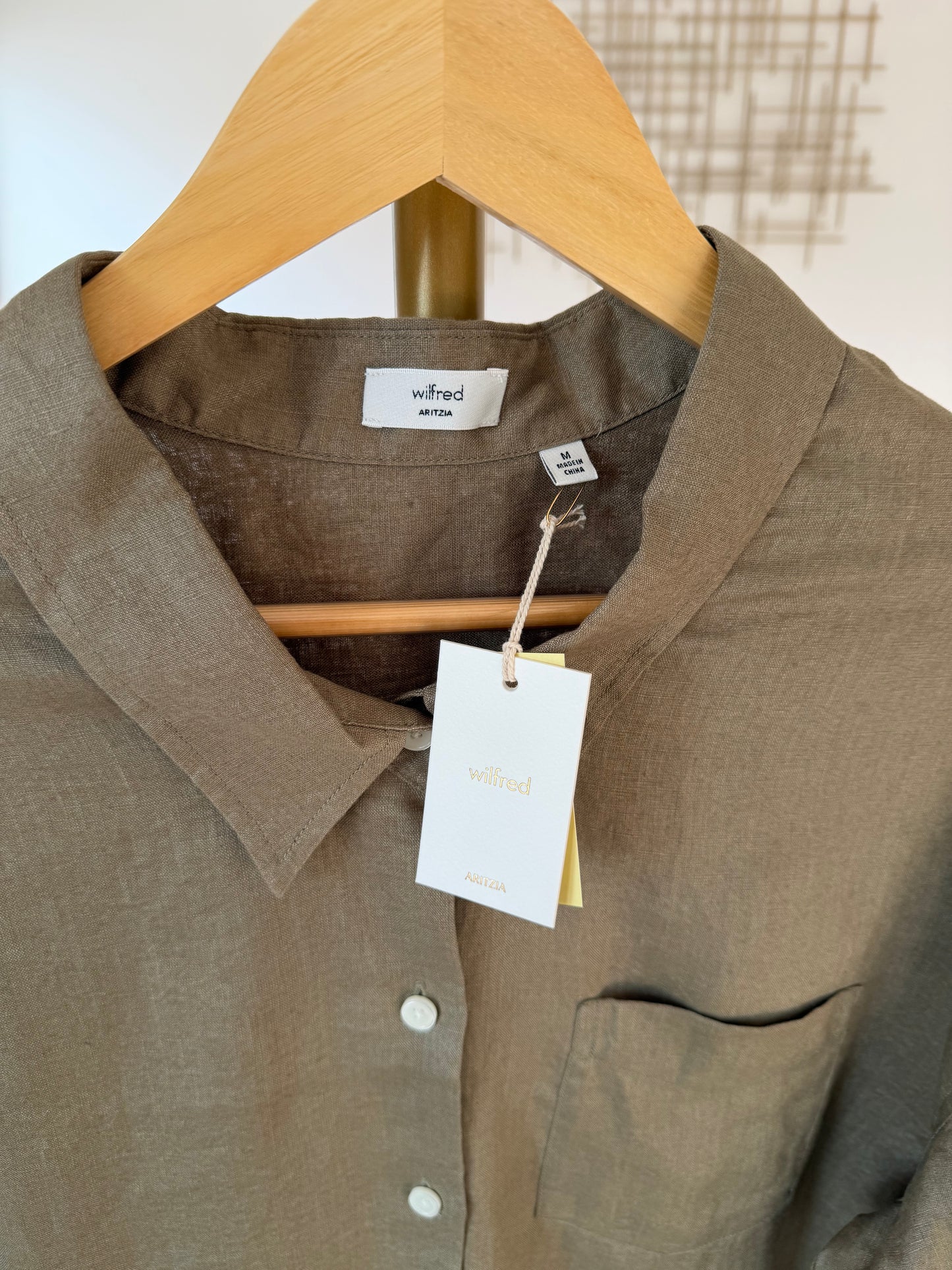 Wilfred by Aritzia Relaxed Linen Button-Up Shirt | Sundried Olive | Size Medium | New with Tags (originally $98)
