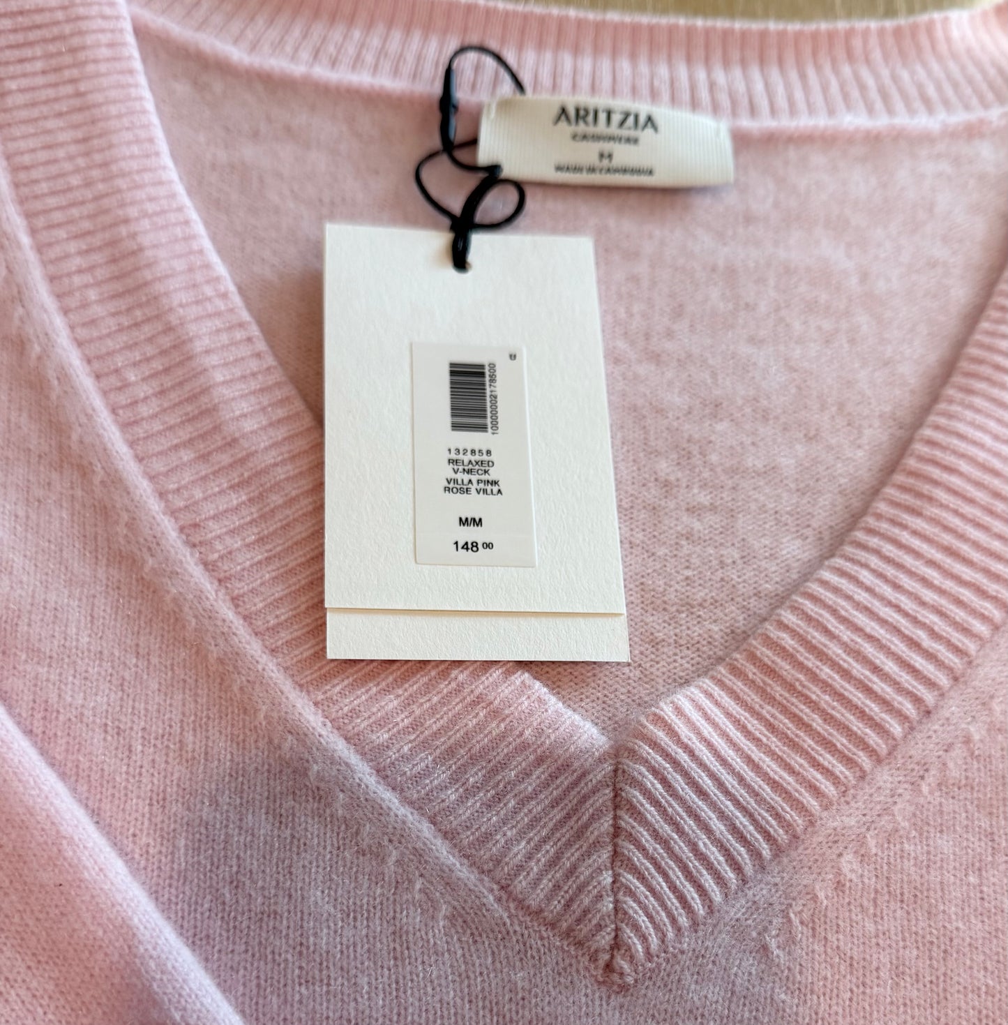 Aritzia Cashmere Relaxed V-Neck Sweater | Villa Pink | Size Medium | New with Tags (Originally $148)